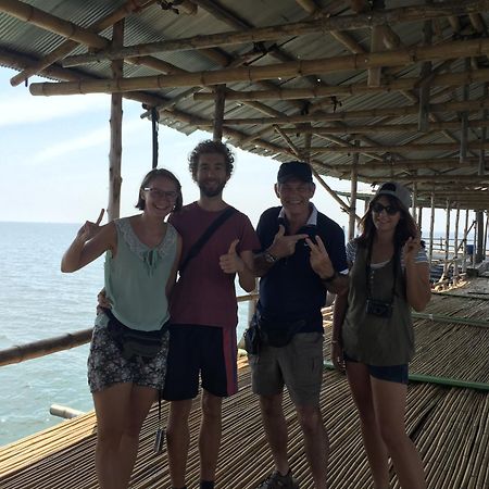 Hometown Hostel Samut Songkhram Luaran gambar