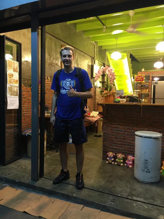 Hometown Hostel Samut Songkhram Luaran gambar