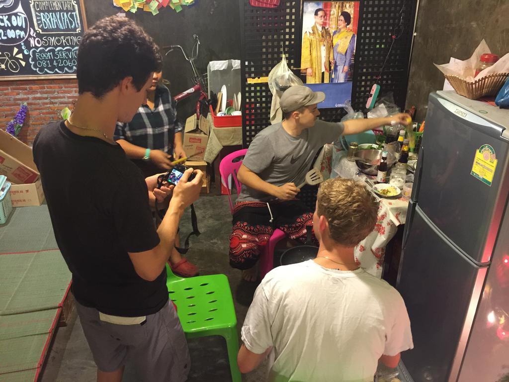 Hometown Hostel Samut Songkhram Luaran gambar